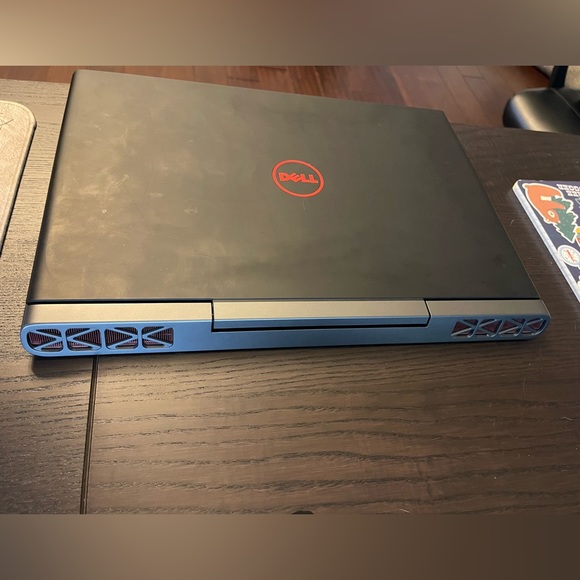 Dell Inspiron 15 7000 Gaming Laptop - Picture 6 of 8